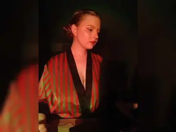 Somnolent-Horrns  live sex cam
