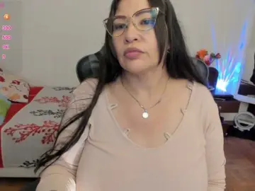 Esmeraldamilf  live sex cam