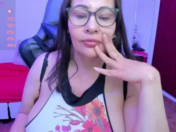 Esmeraldamilf  live sex cam