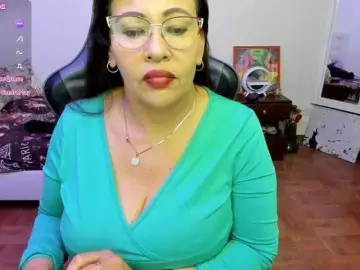 Esmeraldamilf  live sex cam