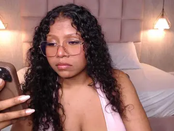 CandyBrunette  live sex cam