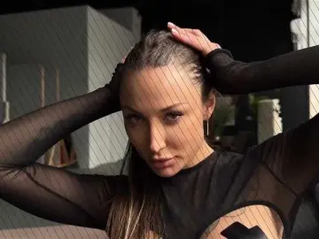 Foxe-Sailey  live sex cam