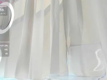 Naila18  live sex cam