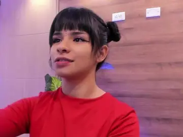 GummyLuv  live sex cam