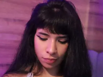 GummyLuv  live sex cam