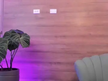 GummyLuv  live sex cam