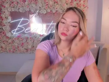 HaleyGreen  live sex cam