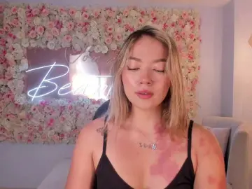 HaleyGreen  live sex cam