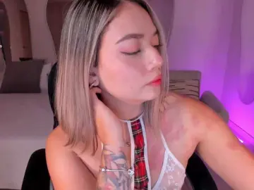 HaleyGreen  live sex cam