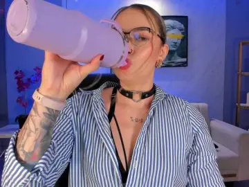 HaleyGreen  live sex cam