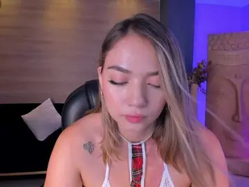 HaleyGreen  live sex cam