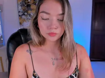 HaleyGreen  live sex cam