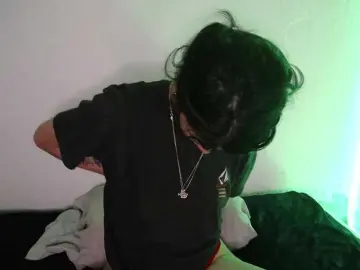 IviCure  live sex cam