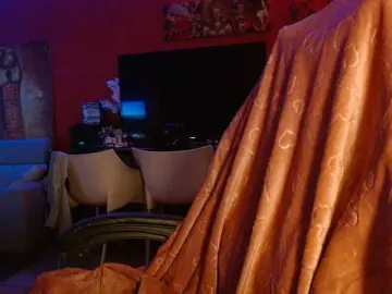 Petitoiseaucoquine  live sex cam