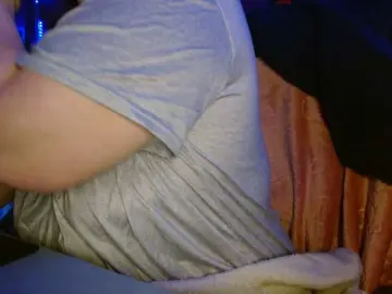 Petitoiseaucoquine  live sex cam