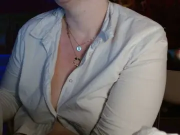 Petitoiseaucoquine  live sex cam