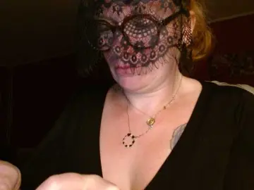 Petitoiseaucoquine  live sex cam