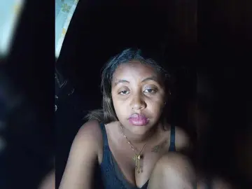 Victoria33  live sex cam