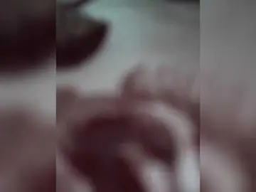 Victoria33  live sex cam