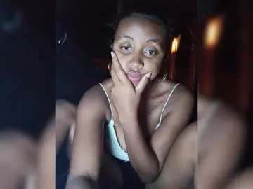 Victoria33  live sex cam