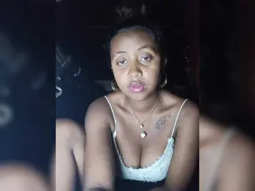 Victoria33  live sex cam