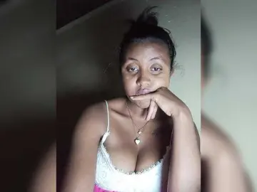 Victoria33  live sex cam