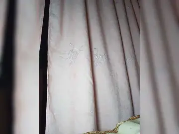 Victoria33  live sex cam