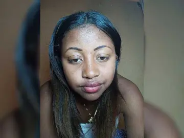 Victoria33  live sex cam