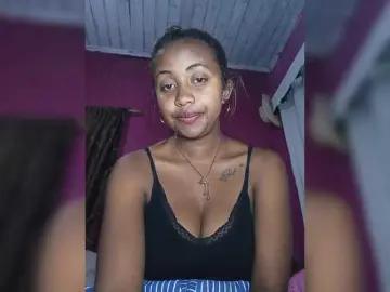 Victoria33  live sex cam