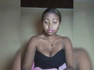 Victoria33  live sex cam