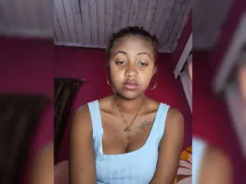 Victoria33  live sex cam