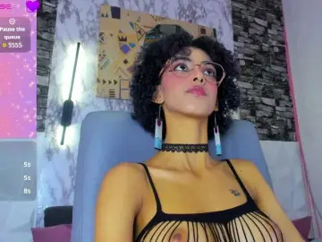 Queencuarxxo  live sex cam