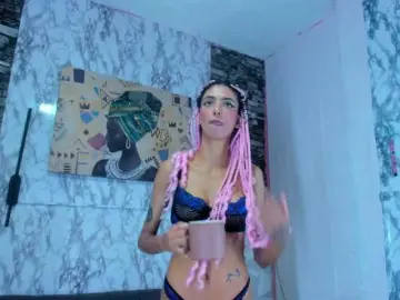 Queencuarxxo  live sex cam