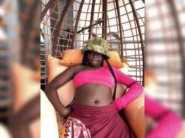 Freakypeach  live sex cam