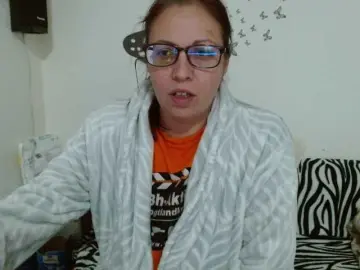 LadyHellene  live sex cam