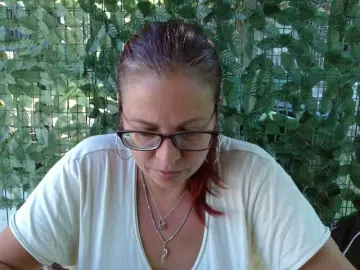 LadyHellene  live sex cam
