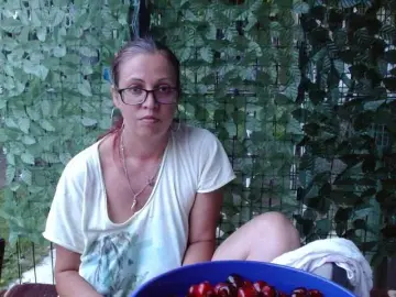 LadyHellene  live sex cam