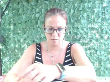 LadyHellene  live sex cam