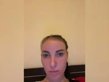 Manynya2  live sex cam