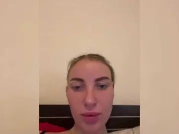 Manynya2  live sex cam