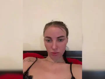 Manynya2  live sex cam