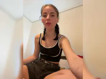 Manynya2  live sex cam