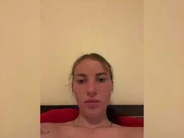 Manynya2  live sex cam