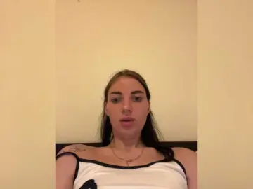 Manynya2  live sex cam