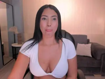 NatalieLewis  live sex cam