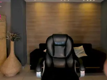 NatalieLewis  live sex cam