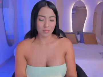 NatalieLewis  live sex cam