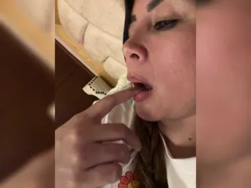 Qlona  live sex cam