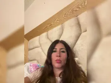 Qlona  live sex cam