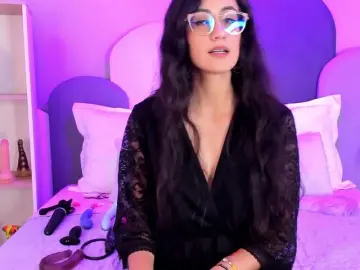 SophieGomez2  live sex cam